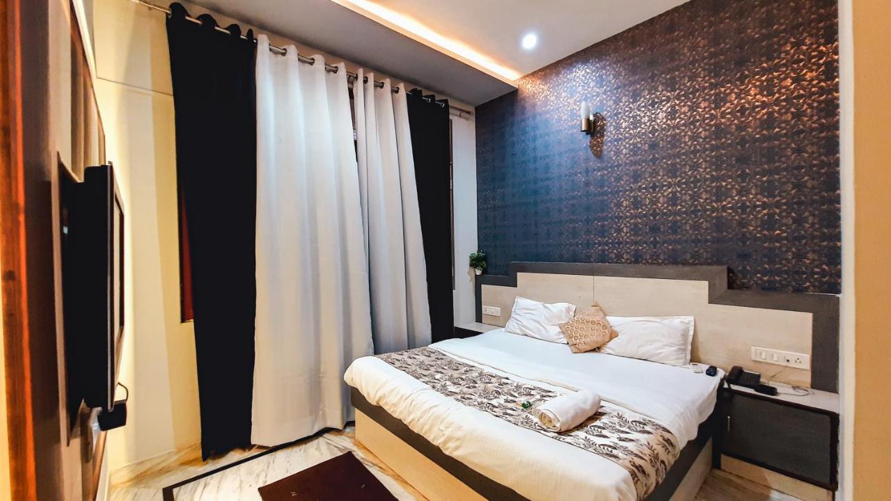 Hotel Rajyashree Palace Benares Buitenkant foto