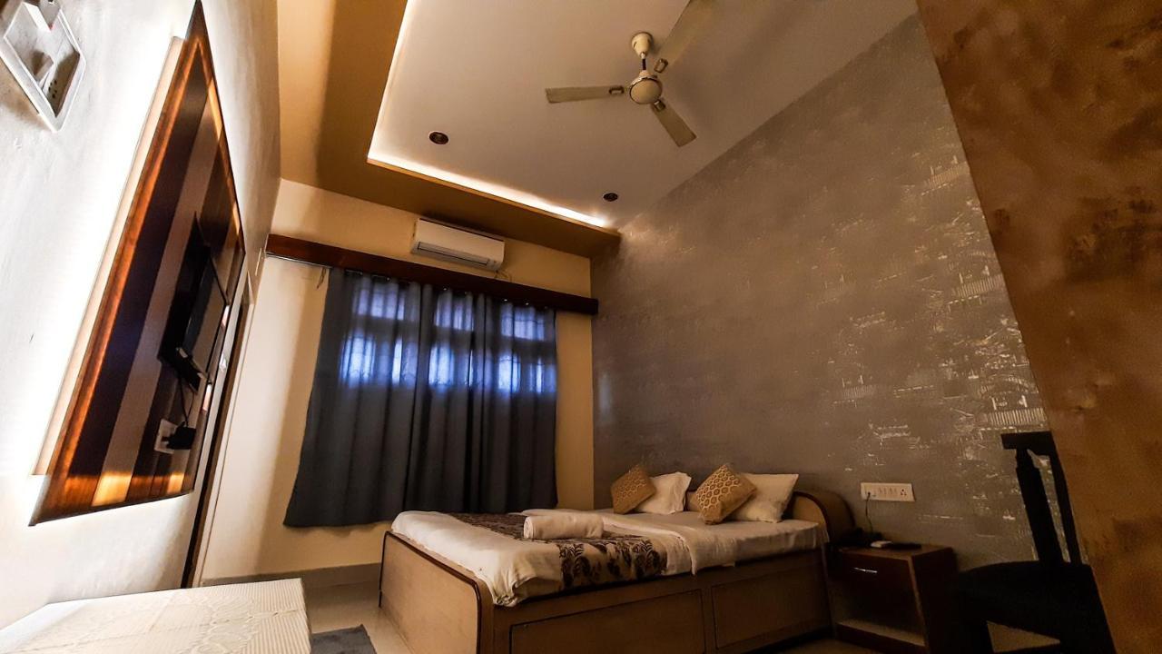 Hotel Rajyashree Palace Benares Buitenkant foto